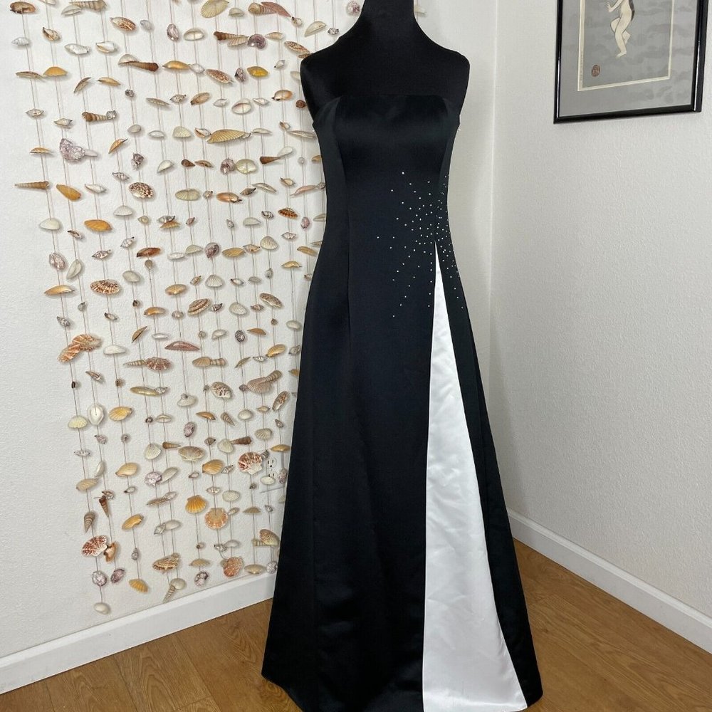 Jessica McClintock for Gunne Sax formal strapless ball gown dress size 5. Fit an